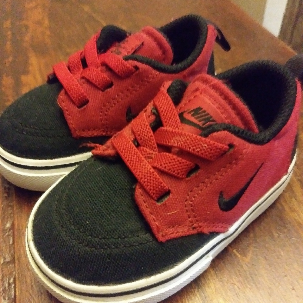 Size 3c Nikes****SOLD*****